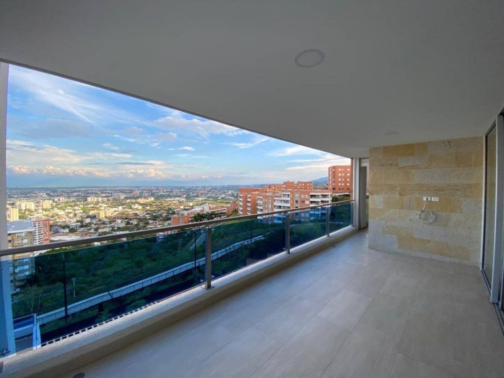 Apartamento en arriendo Valle Del Cauca Cali Conjunto Residencial Cerro Cristales 155 m2 Habitaciones 3 Baños 4 Garajes 0 Precio $7000000