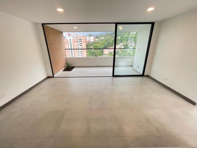 Apartamento en arriendo Antioquia Envigado El Salado 100 m2 Habitaciones 3 Baños 3 Garajes 0 Precio $4800000