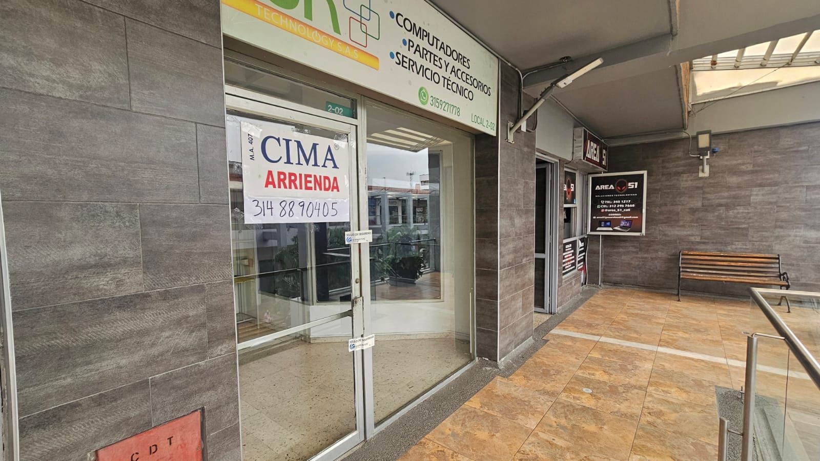 Local en arriendo Valle Del Cauca Cali San Vicente 10 m2 Habitaciones 0 Baños 0 Garajes 0 Precio $820000