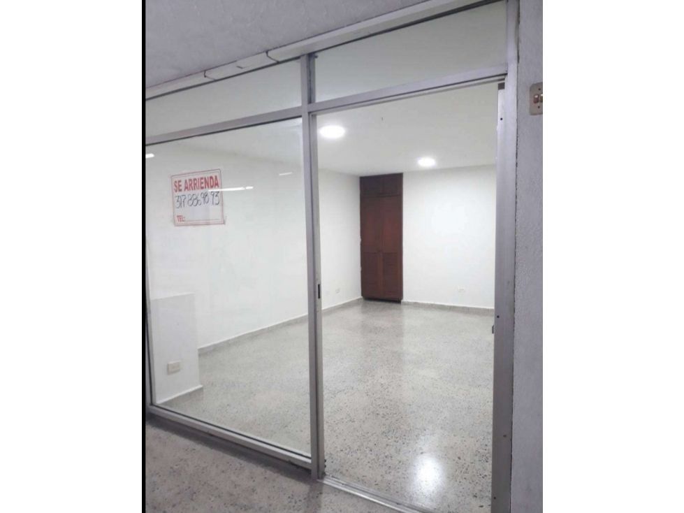 Local en venta Valle Del Cauca Cali Granada 21 m2 Habitaciones 0 Baños 1 Garajes 0 Precio $90000000