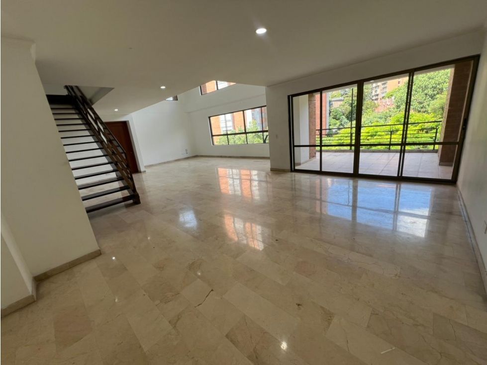 Apartamento en arriendo Antioquia Medellín El Tesoro 350 m2 Habitaciones 4 Baños 5 Garajes 4 Precio $8500000