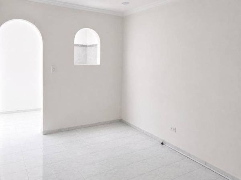 Inmuebles en Remate Casa en venta Cundinamarca Bogotá Cr Quintas De Santa Barbara Et Vi-i 82 m2 Habitaciones 3 Baños 2 Garajes 1 Precio $480000000