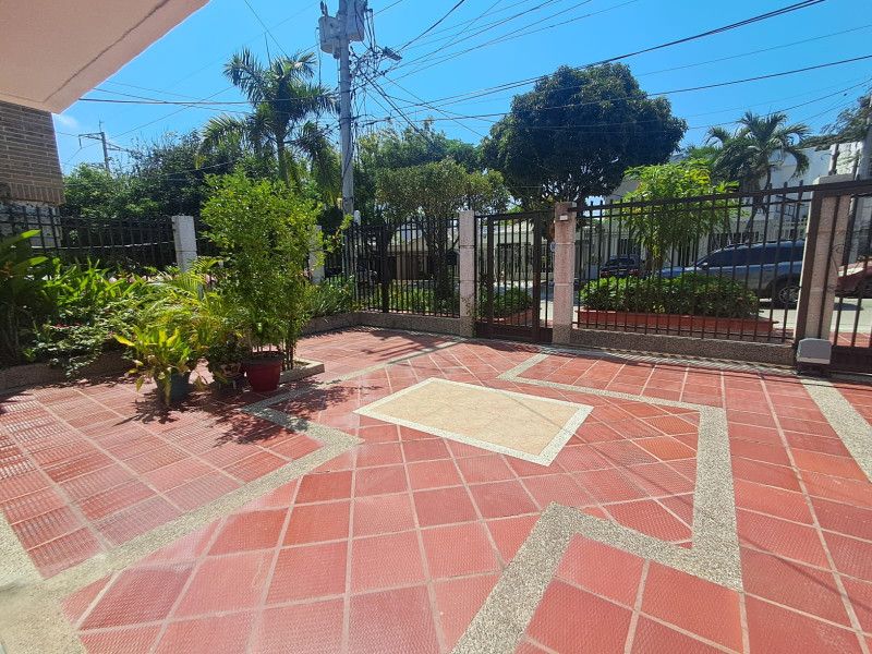 Casa en arriendo Atlántico Barranquilla Paraiso 320 m2 Habitaciones 4 Baños 2 Garajes 1 Precio $5500000