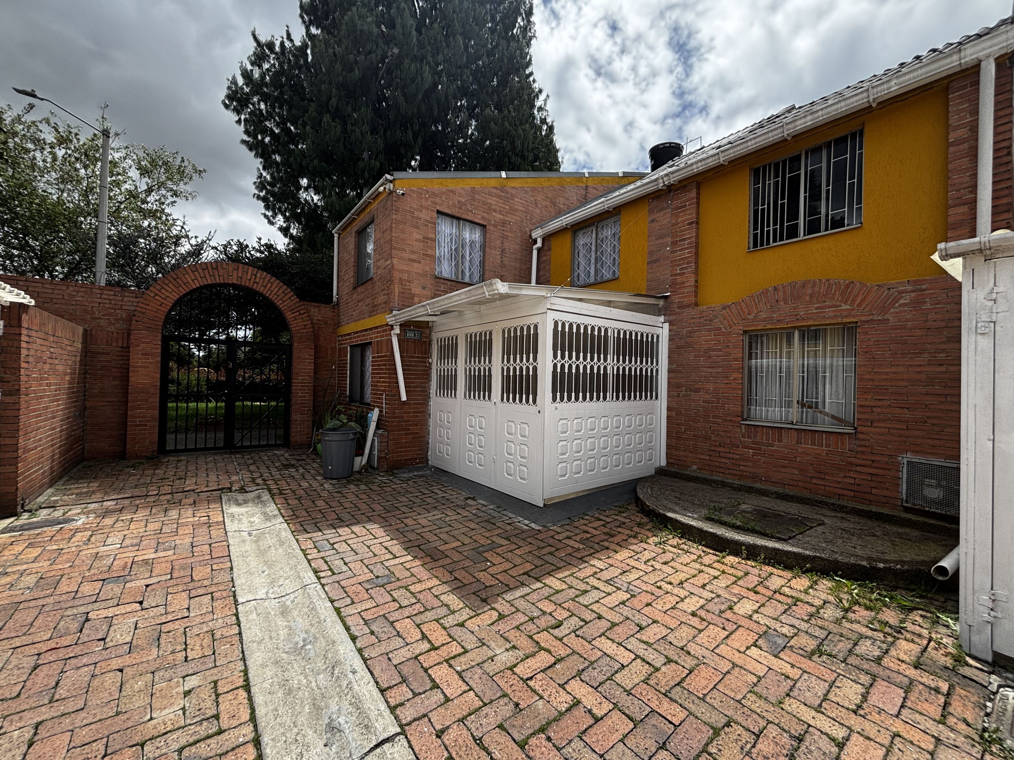 Casa en venta Cundinamarca Bogotá Ub Ciudadela Colsubsidio 215 m2 Habitaciones 6 Baños 5 Garajes 1 Precio $780000000