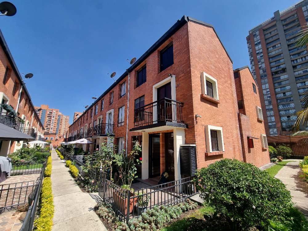 Casa en venta Cundinamarca Bogotá Ciudad Salitre Sur-oriental 91 m2 Habitaciones 3 Baños 3 Garajes 2 Precio $795000000