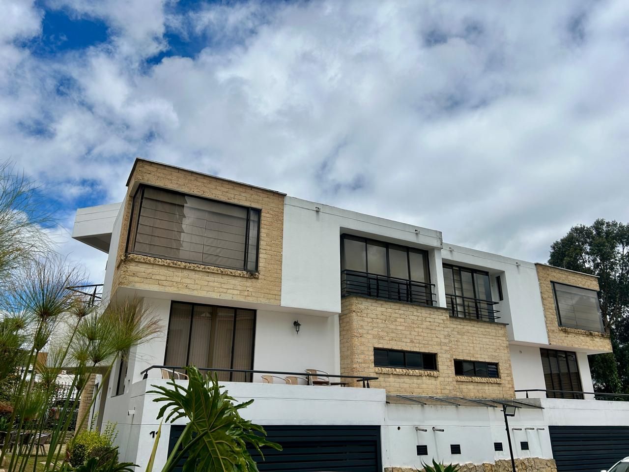 Casa en venta Cundinamarca Bogotá Bosque De Pinos 246 m2 Habitaciones 4 Baños 5 Garajes 2 Precio $2200000000