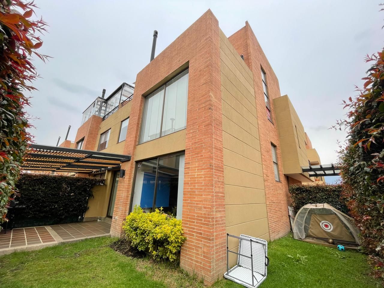 Casa en venta Cundinamarca Bogotá Casa Blanca 195 m2 Habitaciones 3 Baños 4 Garajes 3 Precio $1050000