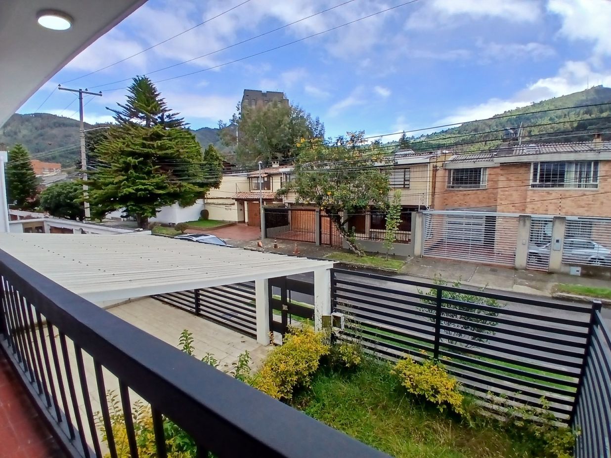 Casa en venta Cundinamarca Bogotá Santa Ana Occidental 330 m2 Habitaciones 4 Baños 3 Garajes 3 Precio $1790000000