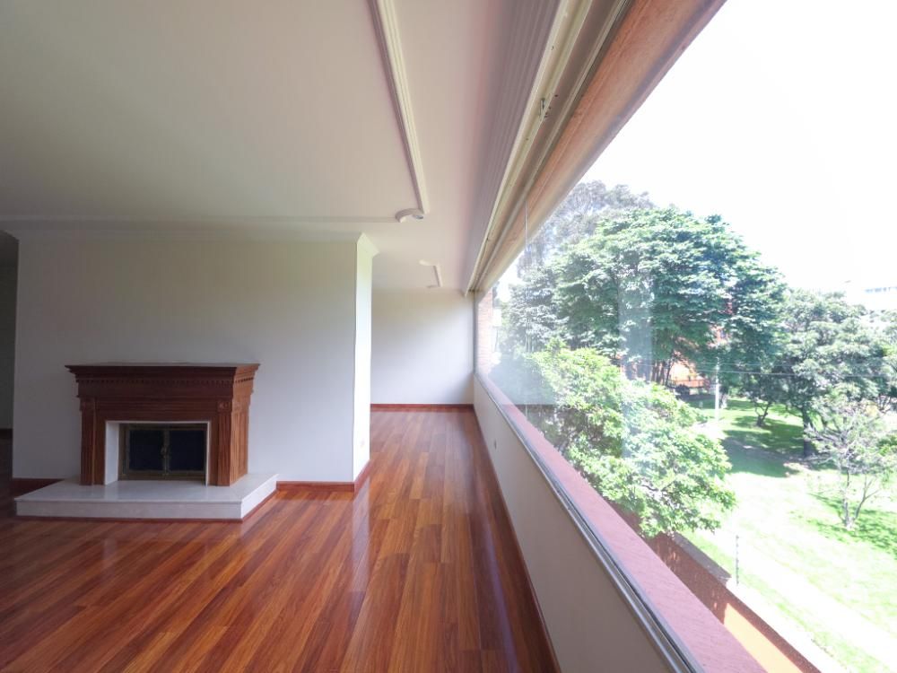 Apartamento en venta Cundinamarca Bogotá Santa Barbara Central 175 m2 Habitaciones 3 Baños 4 Garajes 2 Precio $1200000000