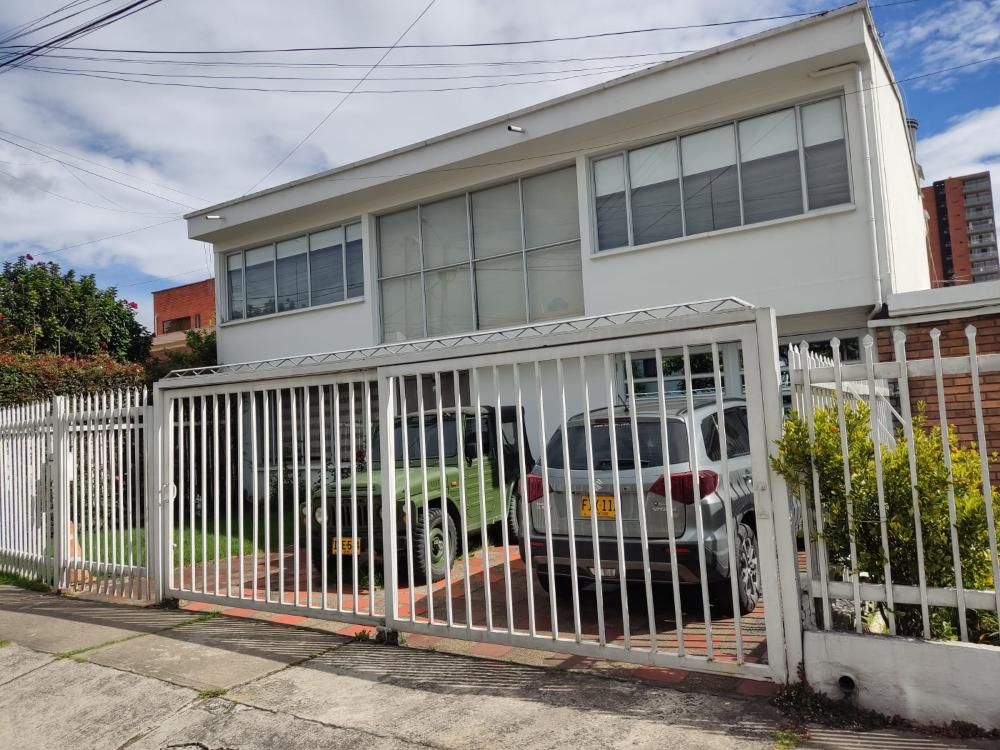 Casa en venta Cundinamarca Bogotá Puente Largo 300 m2 Habitaciones 5 Baños 4 Garajes 2 Precio $1400000000
