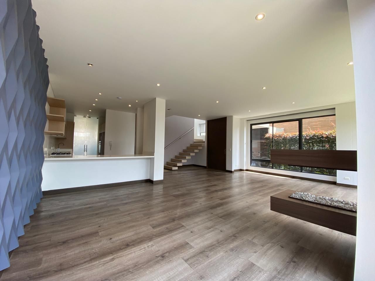Casa en venta Cundinamarca Bogotá Altos De Suba 198 m2 Habitaciones 3 Baños 4 Garajes 3 Precio $1550000000