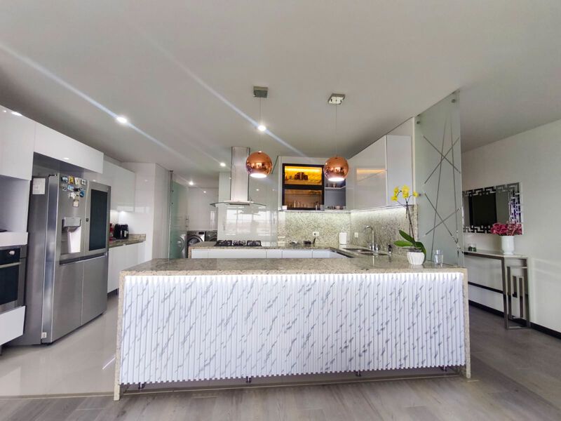 Apartamento en venta Cundinamarca Bogotá Ub Cordoba Niza 173 m2 Habitaciones 3 Baños 5 Garajes 2 Precio $1600000000
