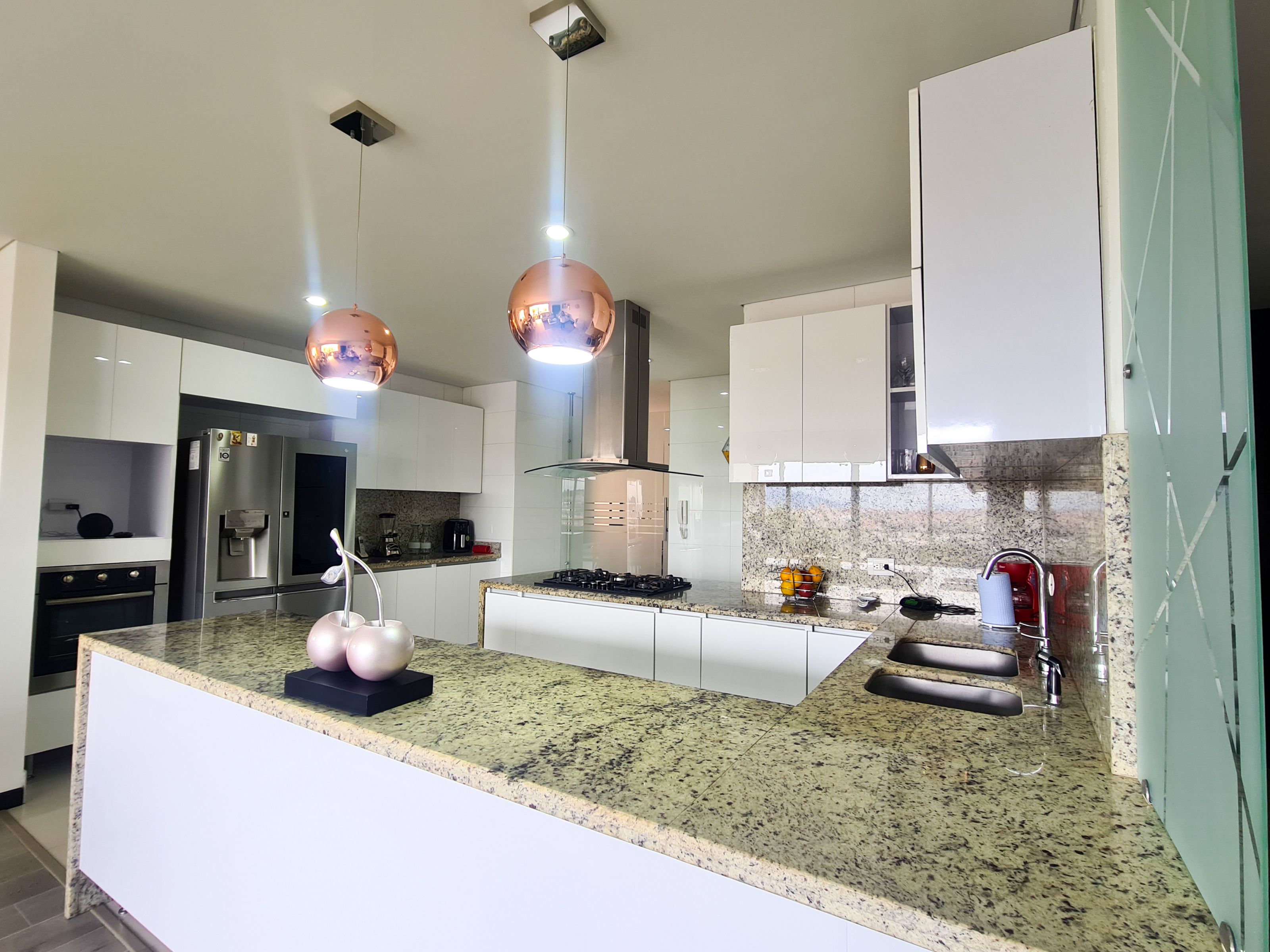 Apartamento en venta Cundinamarca Bogotá Ub Cordoba Niza 173 m2 Habitaciones 3 Baños 5 Garajes 2 Precio $1700000000