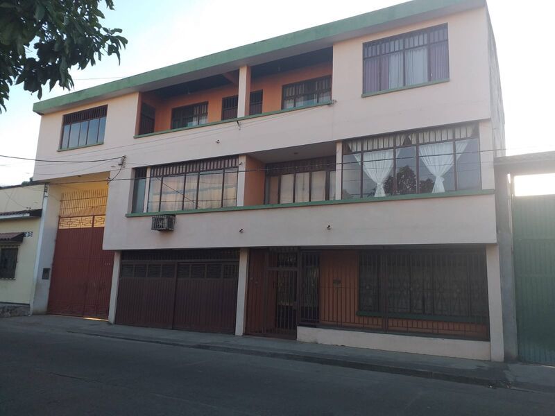Casa en venta Tolima Espinal Isaías Olivar 606 m2 Habitaciones 9 Baños 6 Garajes 2 Precio $550000000