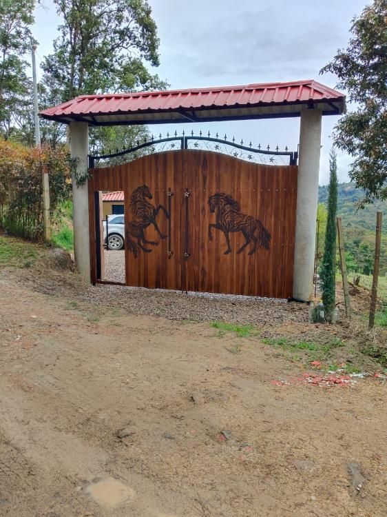 Casa en venta Cundinamarca Silvania Silvania 2030 m2 Habitaciones 3 Baños 2 Garajes 6 Precio $280000000