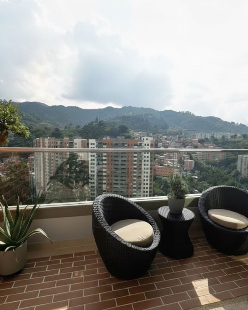 Apartamento en venta Antioquia Envigado El Chinguí 143 m2 Habitaciones 4 Baños 4 Garajes 2 Precio $1190000000
