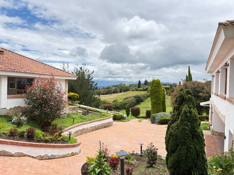 Casa en venta Cundinamarca Chía Chia 13800 m2 Habitaciones 3 Baños 5 Garajes 5 Precio $5800000000