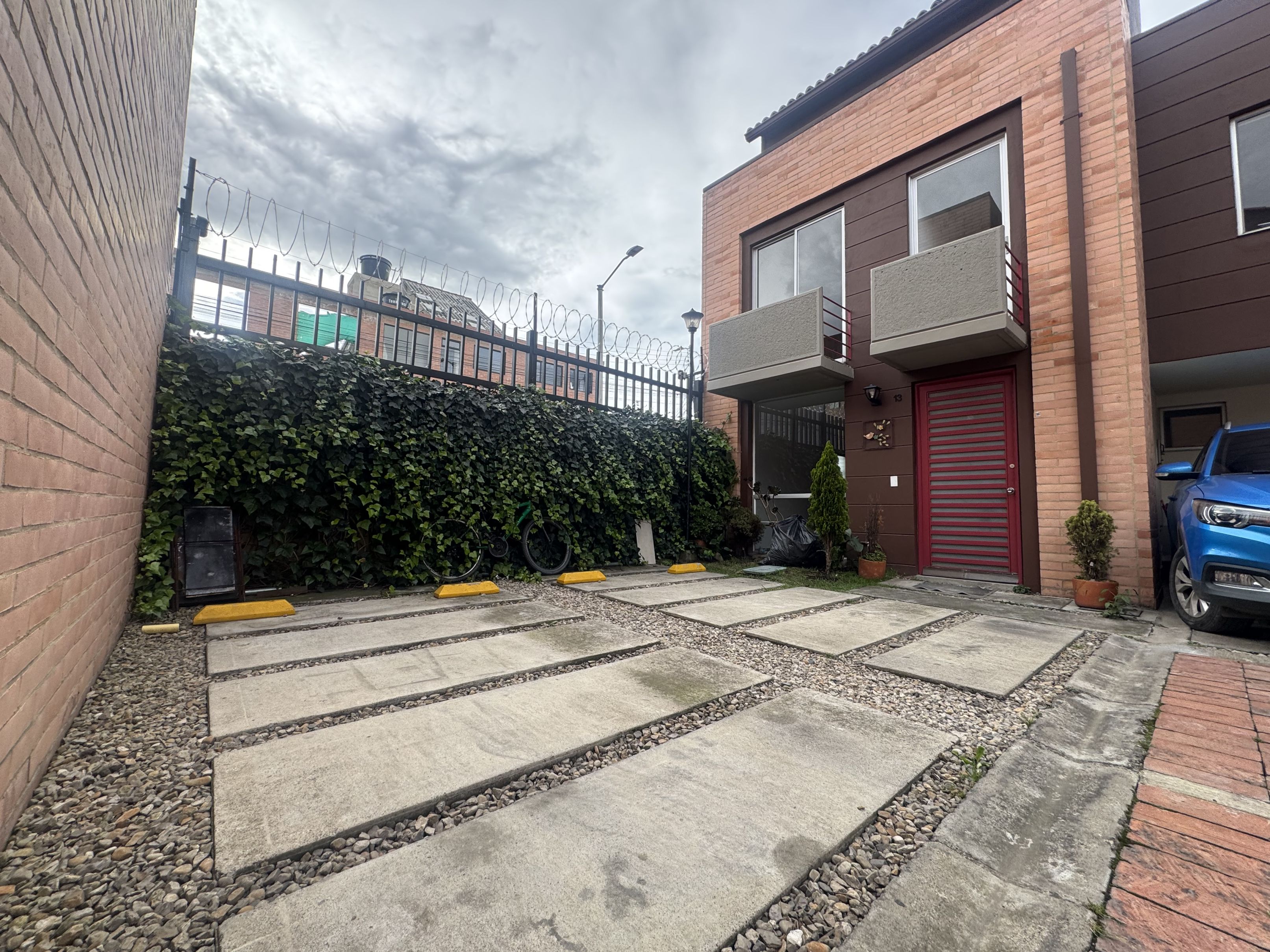Casa en venta Cundinamarca Cajicá Santa Cruz 97 m2 Habitaciones 3 Baños 3 Garajes 2 Precio $470000000