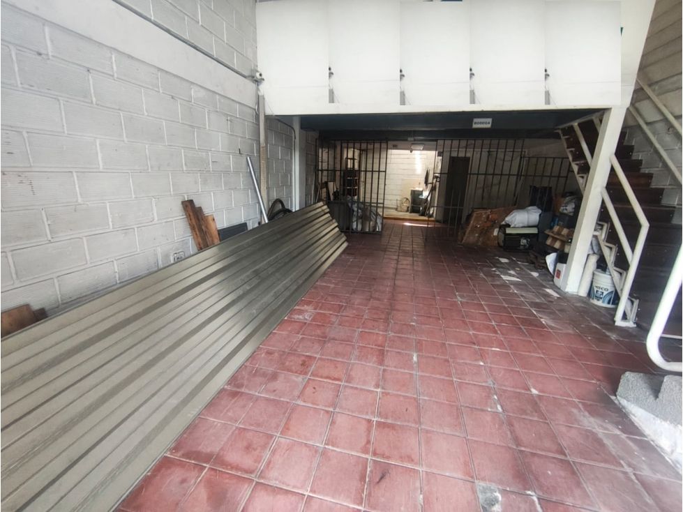 Bodega en arriendo Antioquia Medellín Medellín 250 m2 Habitaciones 0 Baños 2 Garajes 2 Precio $7800000