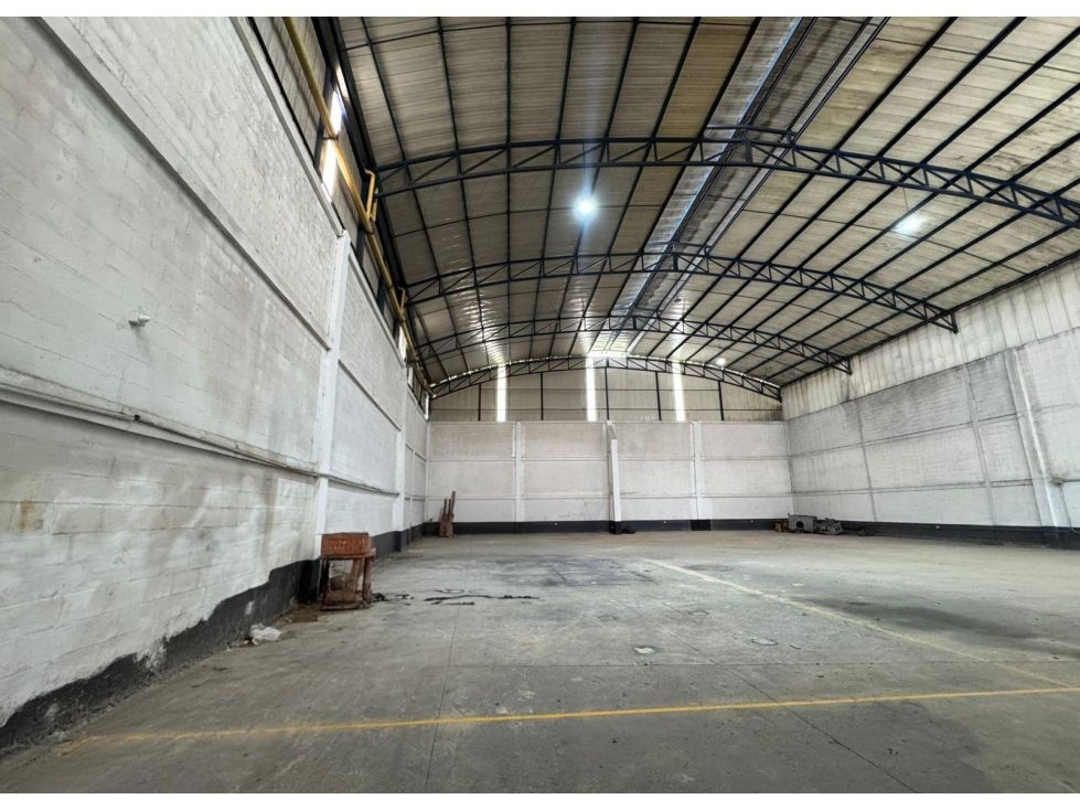 Bodega en arriendo Antioquia Caldas Caldas 778 m2 Habitaciones 0 Baños 2 Garajes 2 Precio $15000000