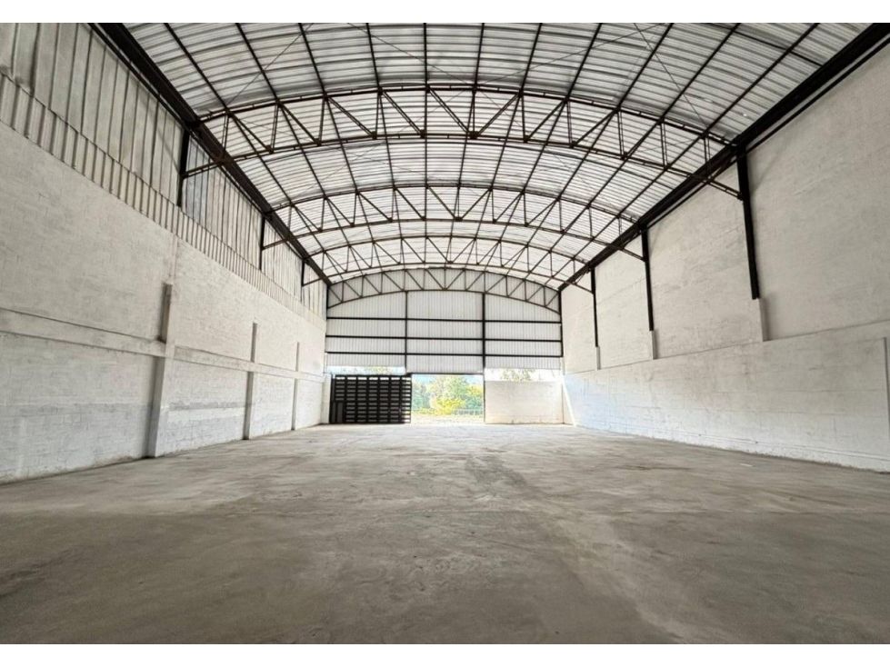 Bodega en arriendo Antioquia Caldas Caldas 1200 m2 Habitaciones 0 Baños 3 Garajes 0 Precio $25000000