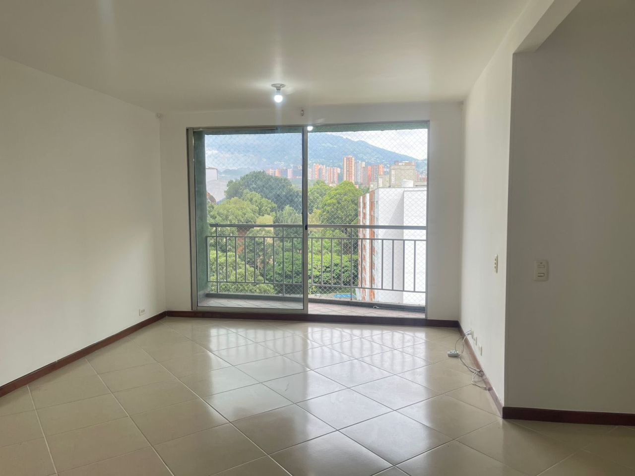 Apartamento en arriendo Antioquia La Estrella San Agustín 90 m2 Habitaciones 3 Baños 2 Garajes 1 Precio $3350000