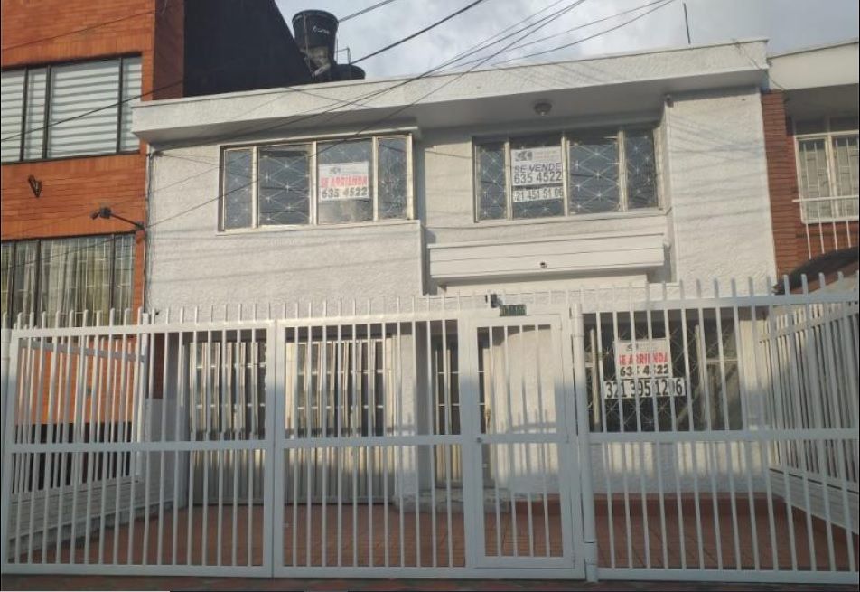Casa en venta Cundinamarca Bogotá Modelia 270 m2 Habitaciones 4 Baños 3 Garajes 1 Precio $945000000