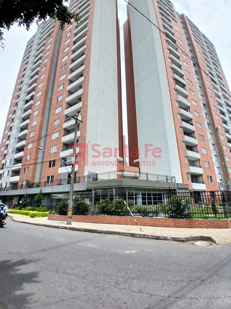 Apartamento en arriendo Antioquia Medellín Cuarta Brigada 102 m2 Habitaciones 3 Baños 3 Garajes 1 Precio $3400000