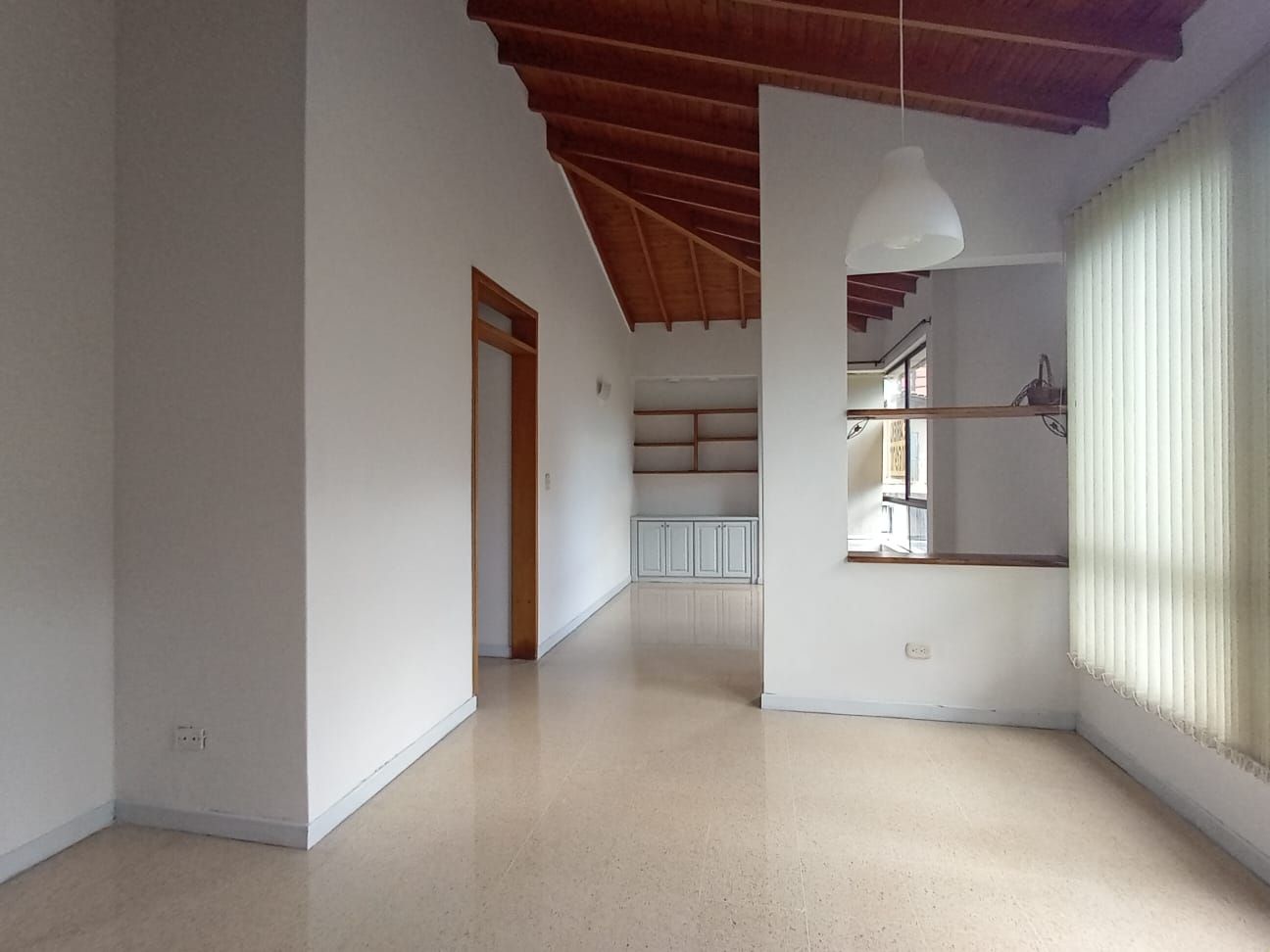Apartamento en arriendo Antioquia Medellín Las Acacias 85 m2 Habitaciones 3 Baños 2 Garajes 1 Precio $3300000