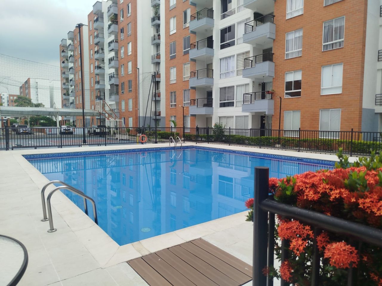 Apartamento en venta Valle Del Cauca Cali Conjunto Residencial San Gabriel 64 m2 Habitaciones 3 Baños 2 Garajes 1 Precio $330000000