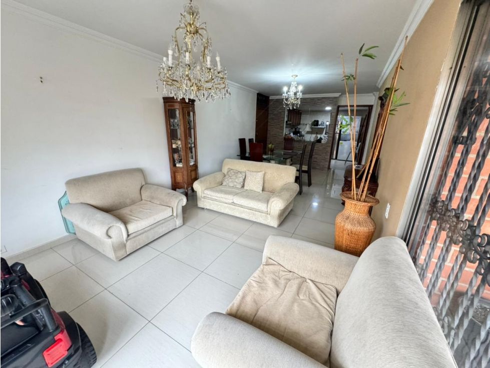 Apartamento en venta Valle Del Cauca Cali Urbanización Ciudad Jardín 132 m2 Habitaciones 4 Baños 3 Garajes 2 Precio $675000000