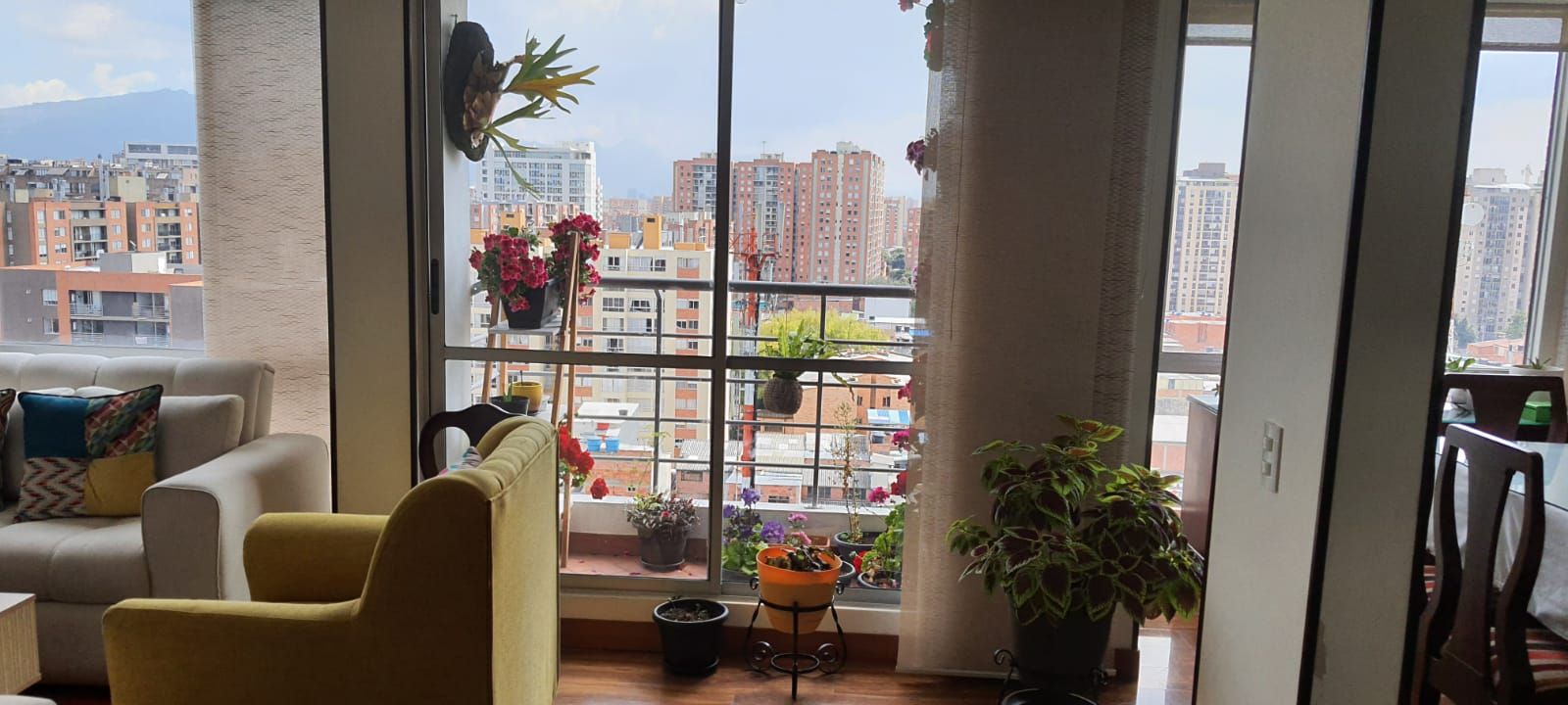 Apartamento en venta Cundinamarca Bogotá Britalia 135 m2 Habitaciones 3 Baños 3 Garajes 2 Precio $885000000