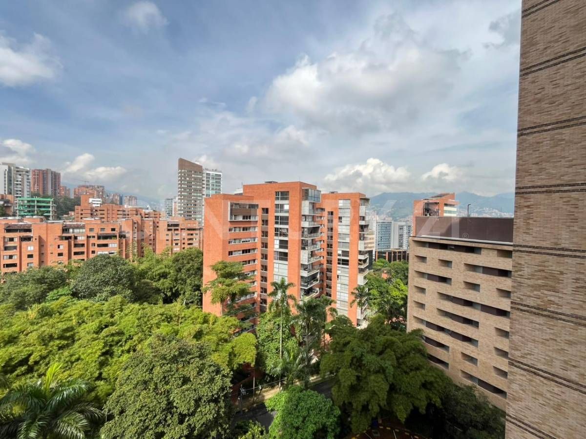 Apartamento en arriendo Antioquia Medellín Alejandria 140 m2 Habitaciones 3 Baños 4 Garajes 2 Precio $6800000