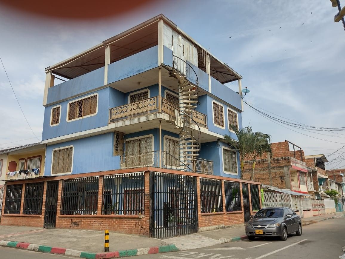 Edificio en venta Valle Del Cauca Cali Antonio Nariño 300 m2 Habitaciones 9 Baños 5 Garajes 3 Precio $430000000