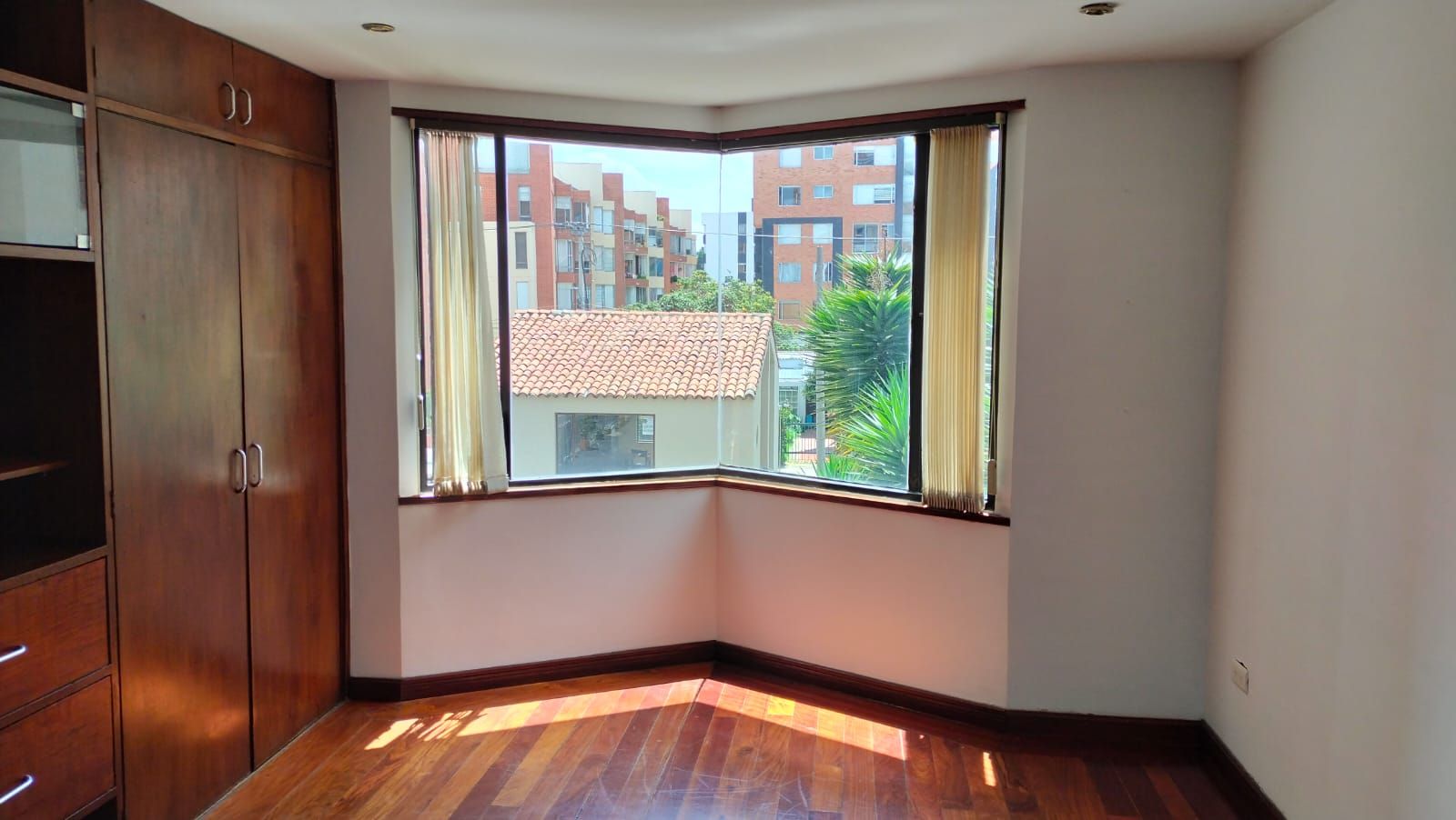 Apartamento en arriendo o venta Cundinamarca Bogotá Los Cedros Oriental 78 m2 Habitaciones 2 Baños 2 Garajes 1 Precio venta $420000000 Precio arriendo $2650000