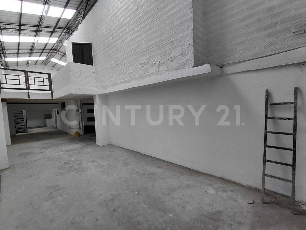 Bodega en arriendo Antioquia Medellín El Chagualo 255 m2 Habitaciones 0 Baños 0 Garajes 3 Precio $11000000