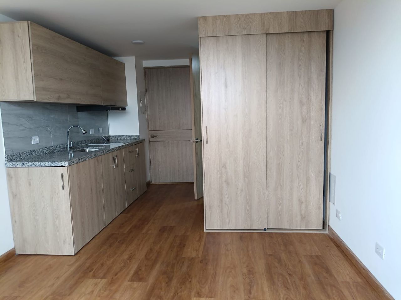 Apartaestudio en arriendo Cundinamarca Bogotá La Castellana 28 m2 Habitaciones 1 Baños 1 Garajes 0 Precio $1900000