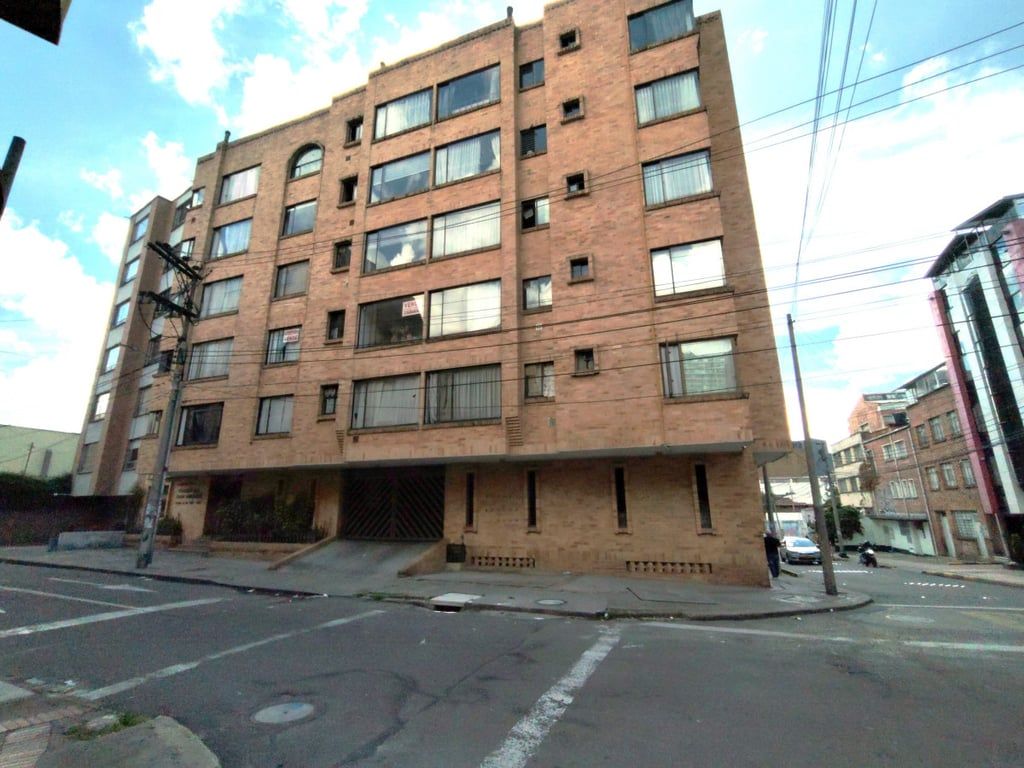 Apartaestudio en venta Cundinamarca Bogotá Marly 31 m2 Habitaciones 1 Baños 1 Garajes 0 Precio $225000000