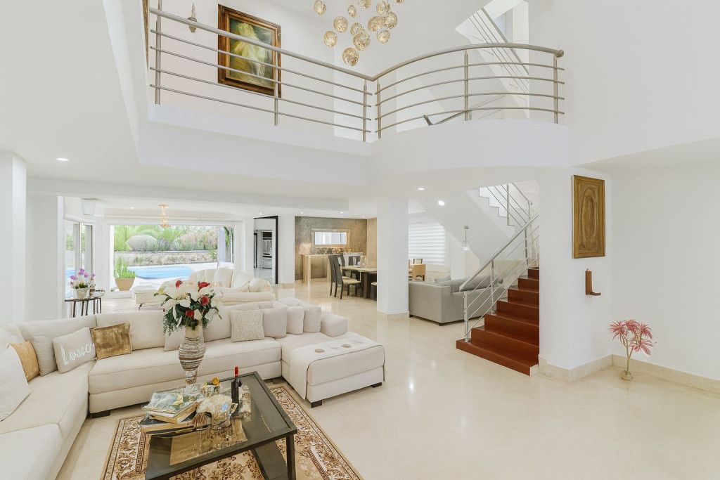Casa en arriendo Atlántico Puerto Colombia Br Lagos Del Caujaral 695 m2 Habitaciones 4 Baños 7 Garajes 8 Precio $19000000