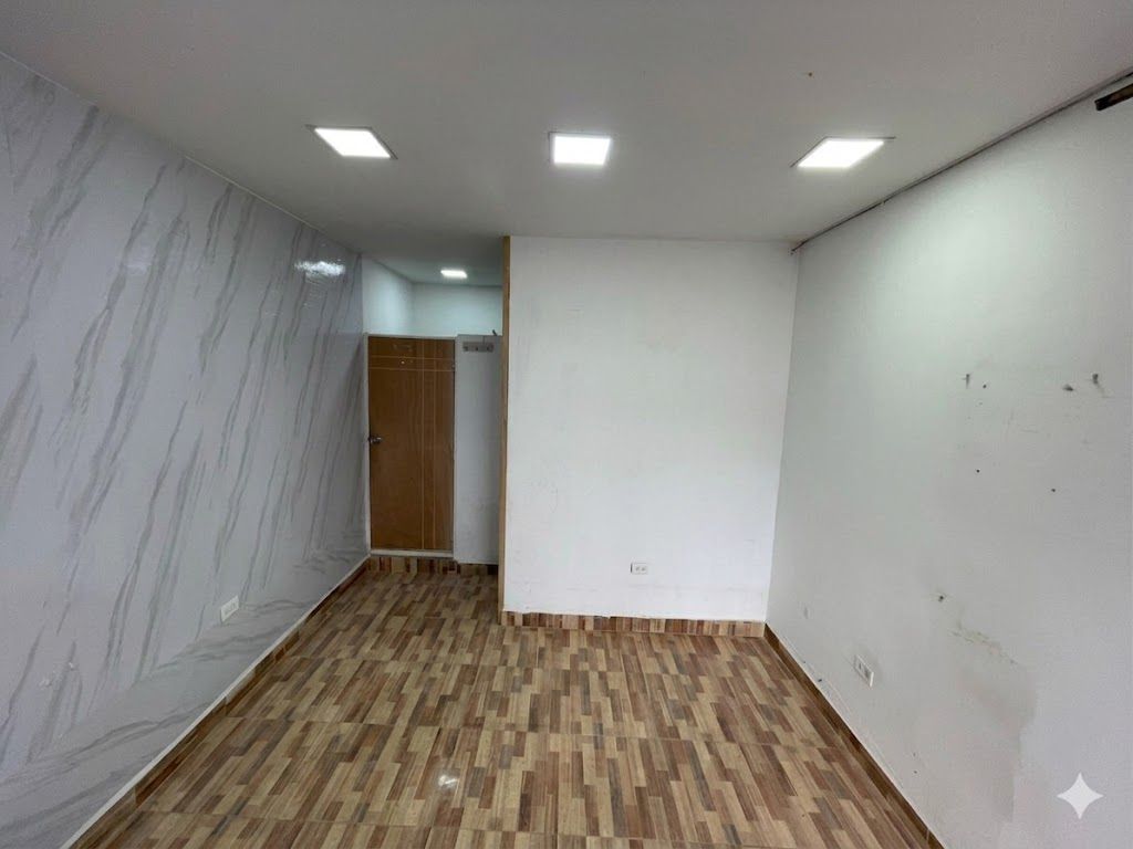 Local en arriendo Antioquia Medellín Campo Alegre 18 m2 Habitaciones 0 Baños 1 Garajes 0 Precio $2420000