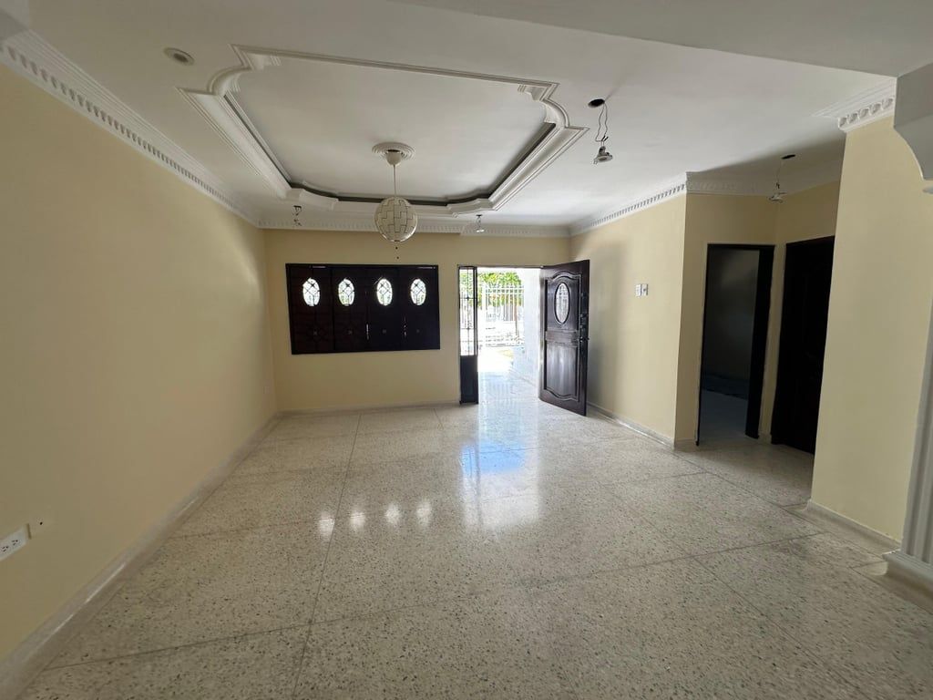 Casa en arriendo Atlántico Barranquilla Los Andes 300 m2 Habitaciones 3 Baños 3 Garajes 0 Precio $3500000
