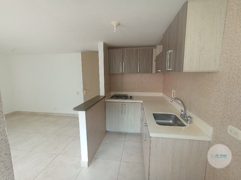 Apartamento en arriendo o venta Antioquia Bello El Mirador 50 m2 Habitaciones 3 Baños 2 Garajes 1 Precio venta $240000000 Precio arriendo $1400000