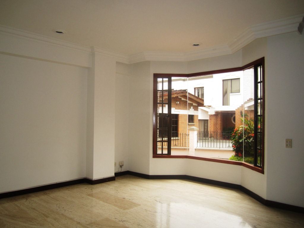 Casa en arriendo Risaralda Pereira Jardin De Velez Y Velez 330 m2 Habitaciones 4 Baños 3 Garajes 2 Precio $4500000