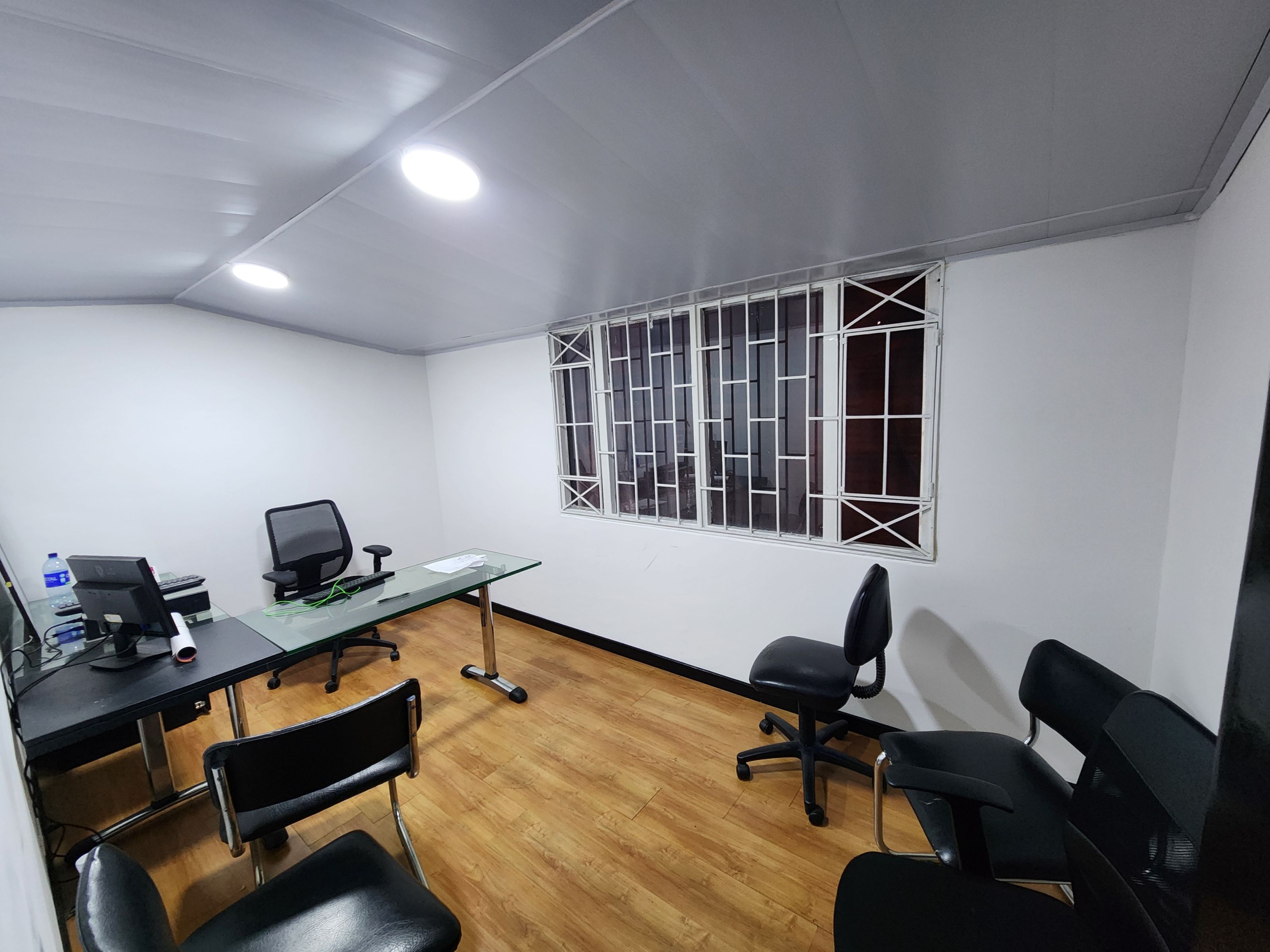 Oficina en arriendo Cundinamarca Bogotá Normandia Occidental 114 m2 Habitaciones 0 Baños 1 Garajes 0 Precio $2900000