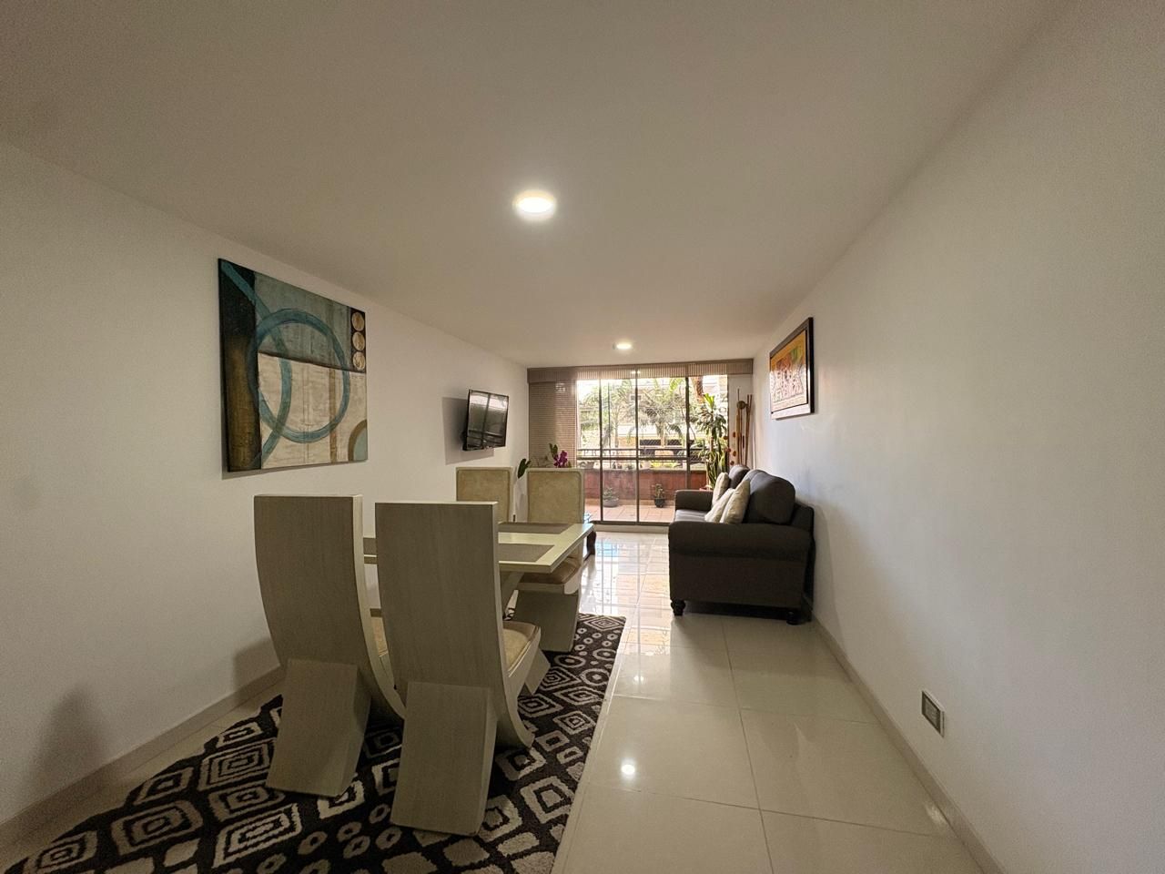 Apartamento en arriendo Antioquia Envigado Jardines 95 m2 Habitaciones 3 Baños 2 Garajes 1 Precio $4600000