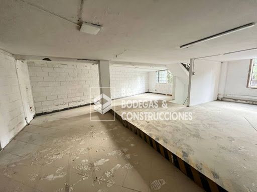 Bodega en arriendo Antioquia Medellín San Benito 330 m2 Habitaciones 0 Baños 2 Garajes 0 Precio $7000000
