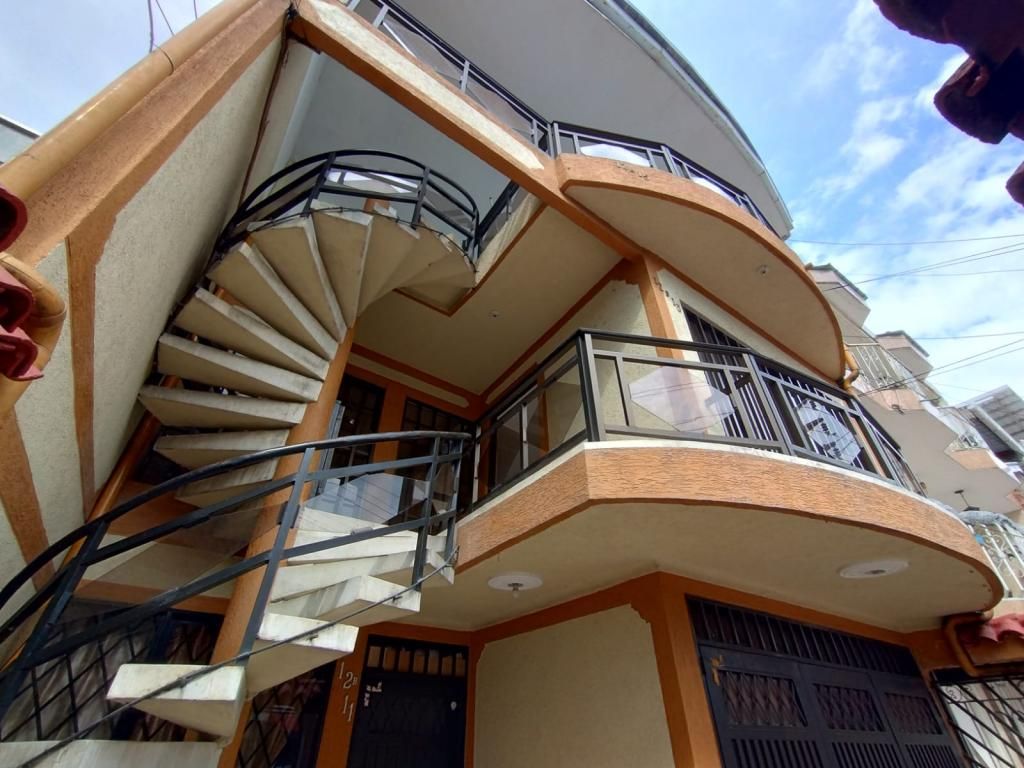 Casa en arriendo Valle Del Cauca Cali Panamericano 200 m2 Habitaciones 4 Baños 2 Garajes 0 Precio $1900000