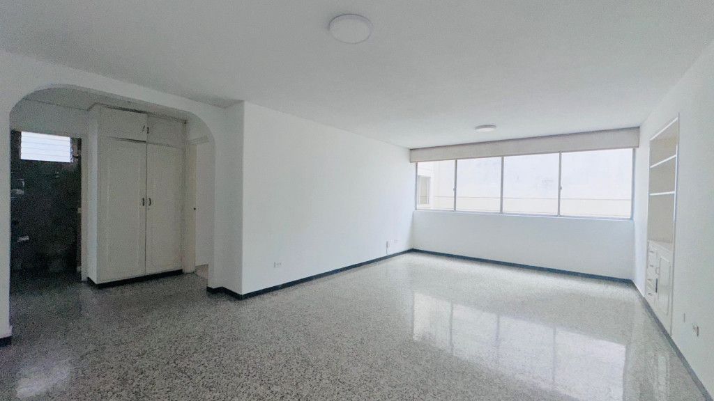 Apartamento en venta Valle Del Cauca Cali Versalles 110 m2 Habitaciones 2 Baños 2 Garajes 1 Precio $360000000