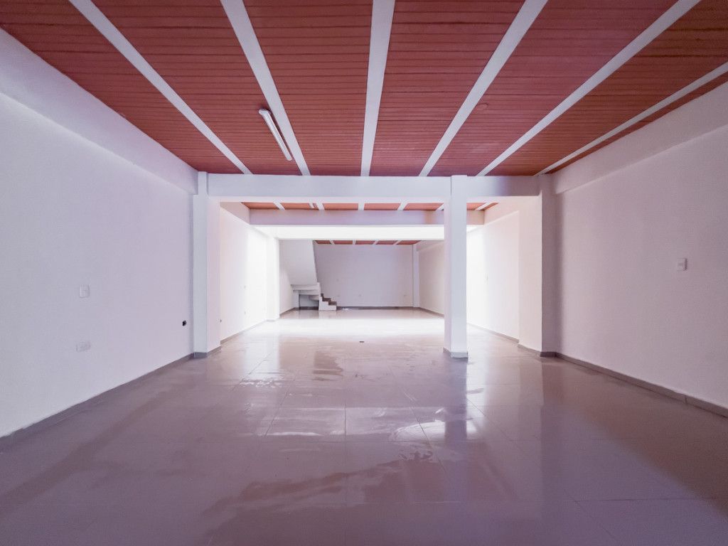 Bodega en arriendo Valle Del Cauca Cali Las Delicias 186 m2 Habitaciones 0 Baños 2 Garajes 0 Precio $4000000