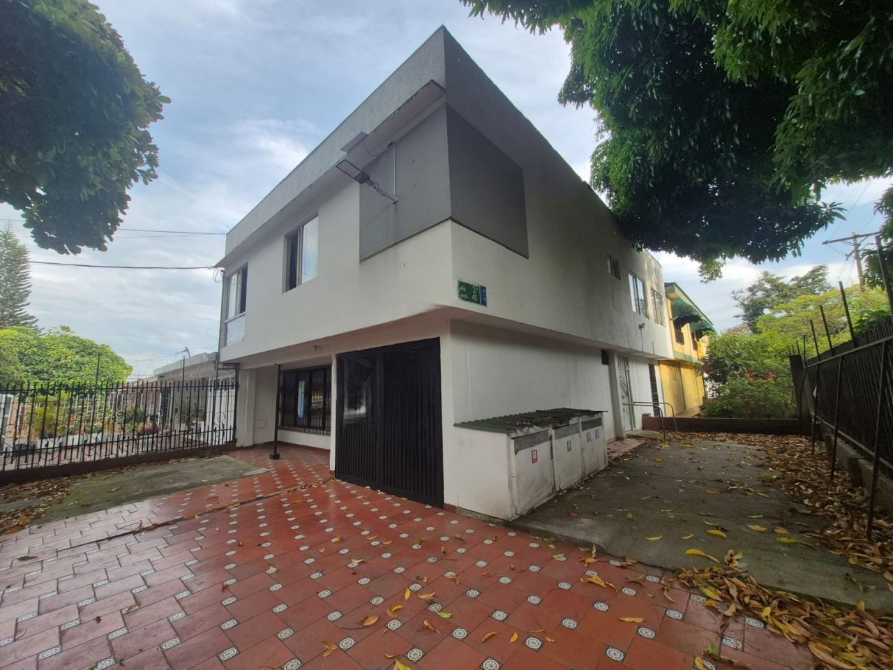 Casa en venta Valle Del Cauca Cali El Lido 256 m2 Habitaciones 9 Baños 6 Garajes 9 Precio $900000000
